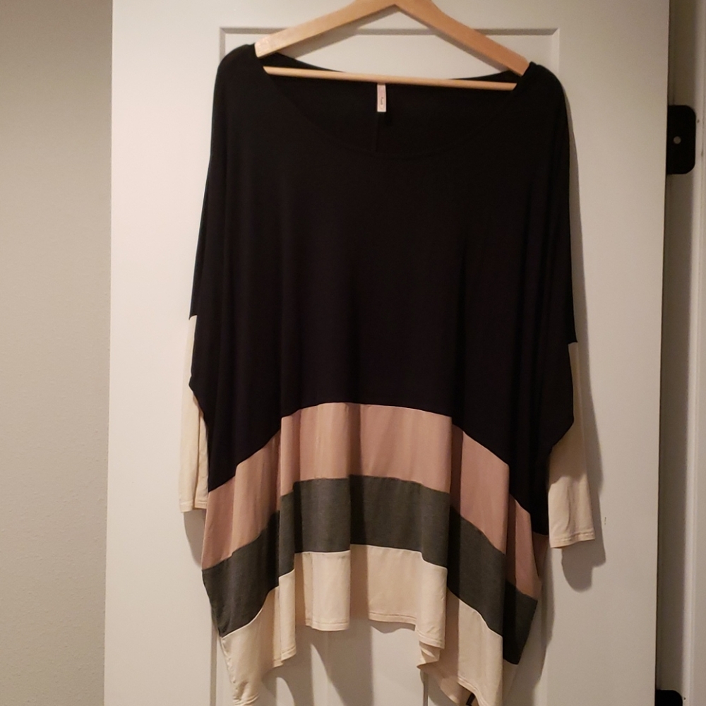 Black quarter sleeve length stripe top
